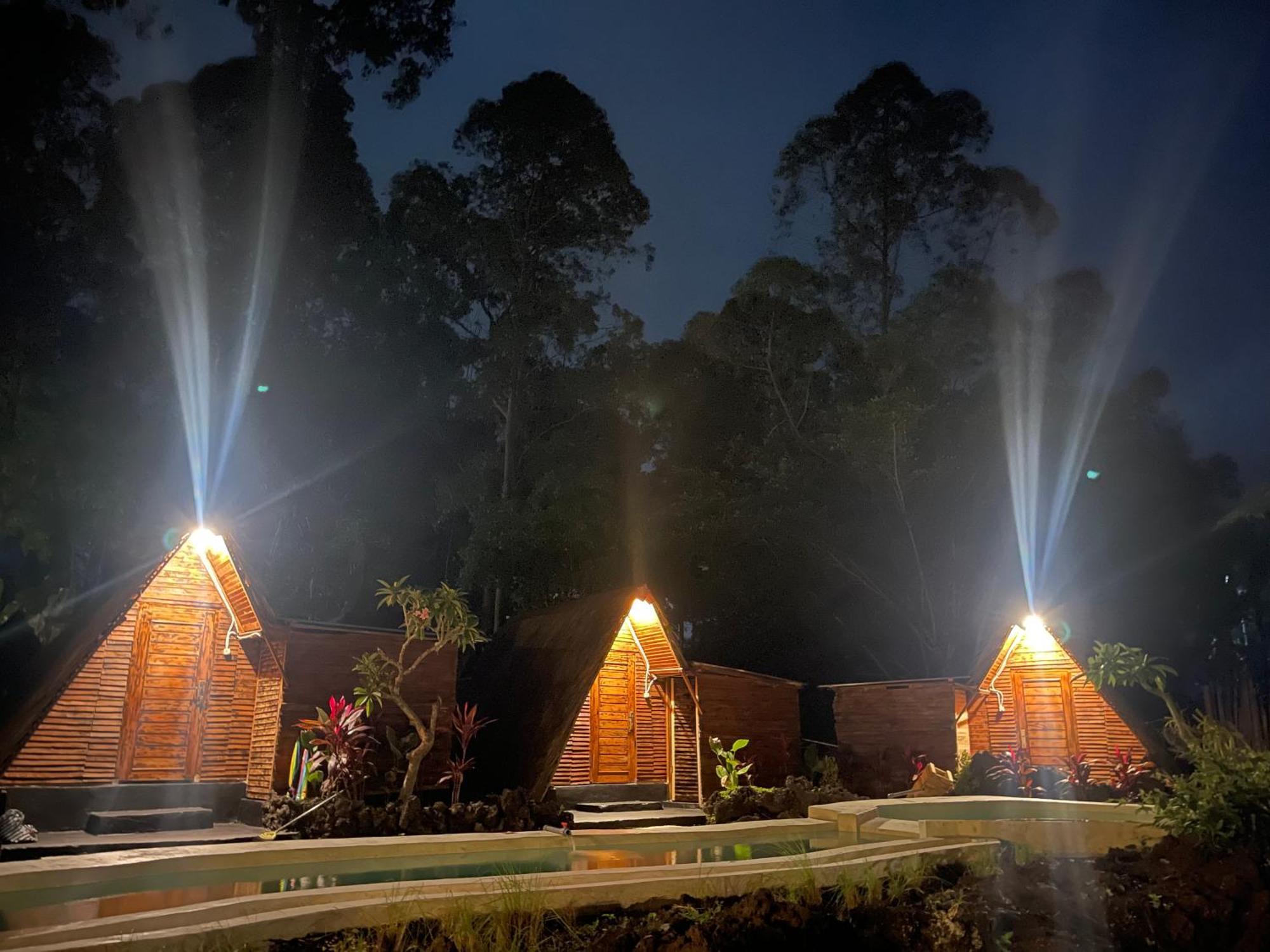 库布盼洛坎 Triangular House And Hot Spring酒店 外观 照片