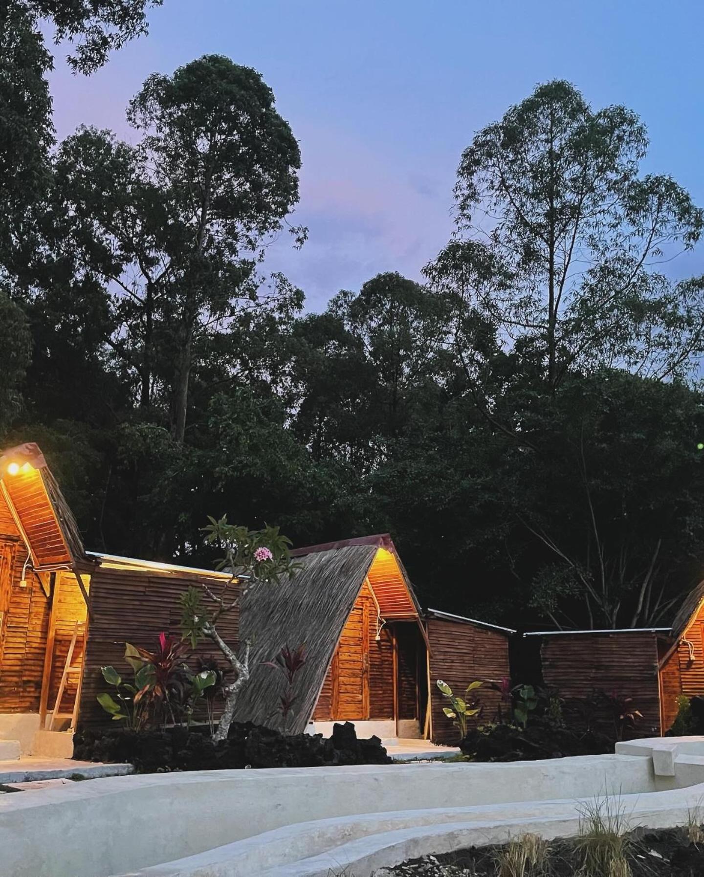 库布盼洛坎 Triangular House And Hot Spring酒店 外观 照片